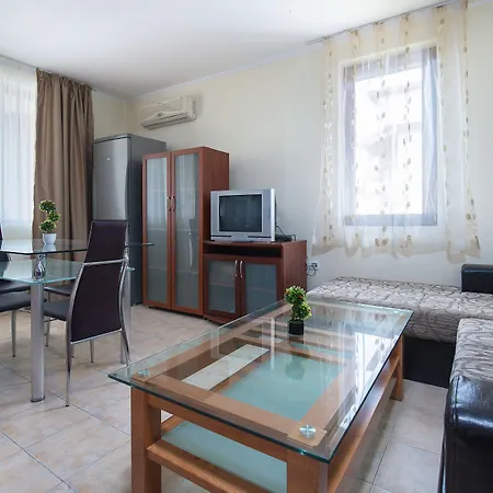 Private In Apollon Complex *